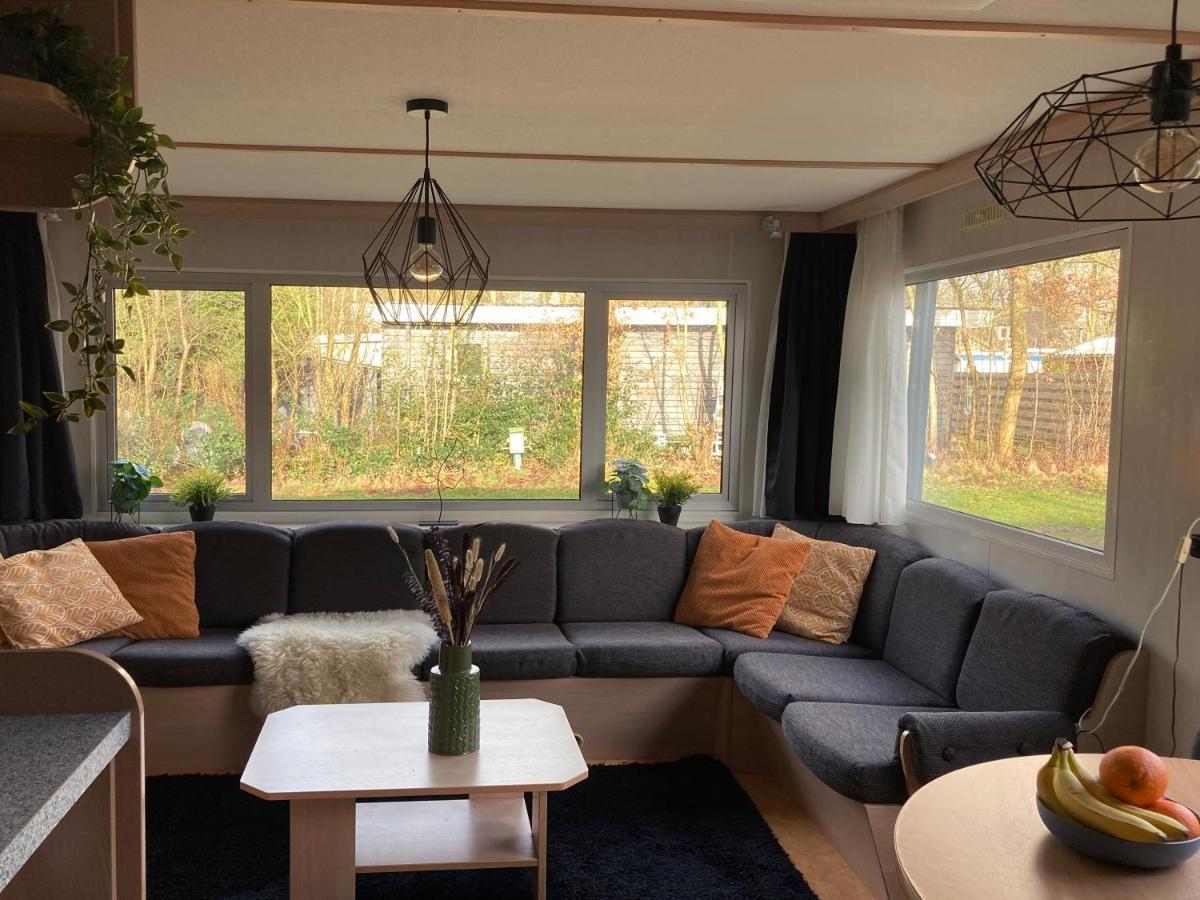 Chalet 'T Rijsterbos Op Camping Met Zwembad! 빌라 외부 사진
