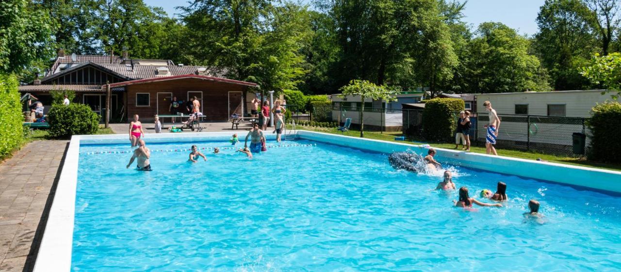Chalet 'T Rijsterbos Op Camping Met Zwembad! 빌라 외부 사진