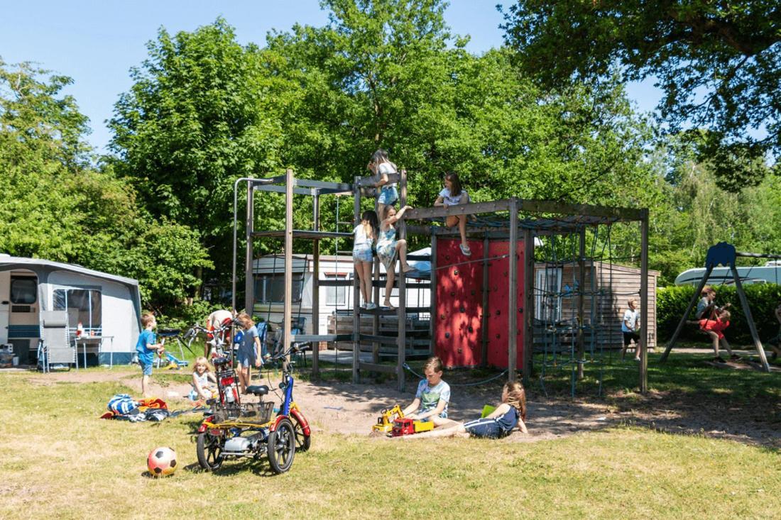 Chalet 'T Rijsterbos Op Camping Met Zwembad! 빌라 외부 사진