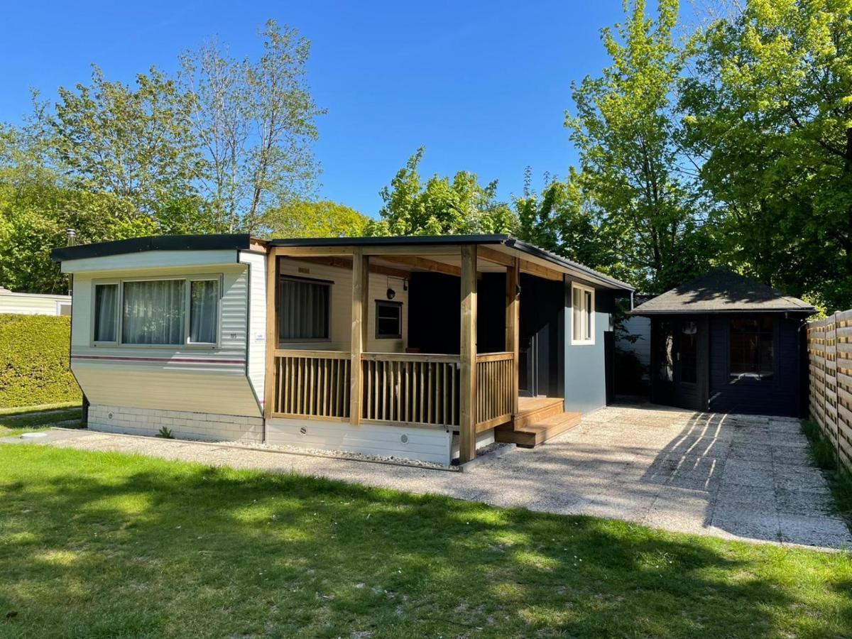 Chalet 'T Rijsterbos Op Camping Met Zwembad! 빌라 외부 사진